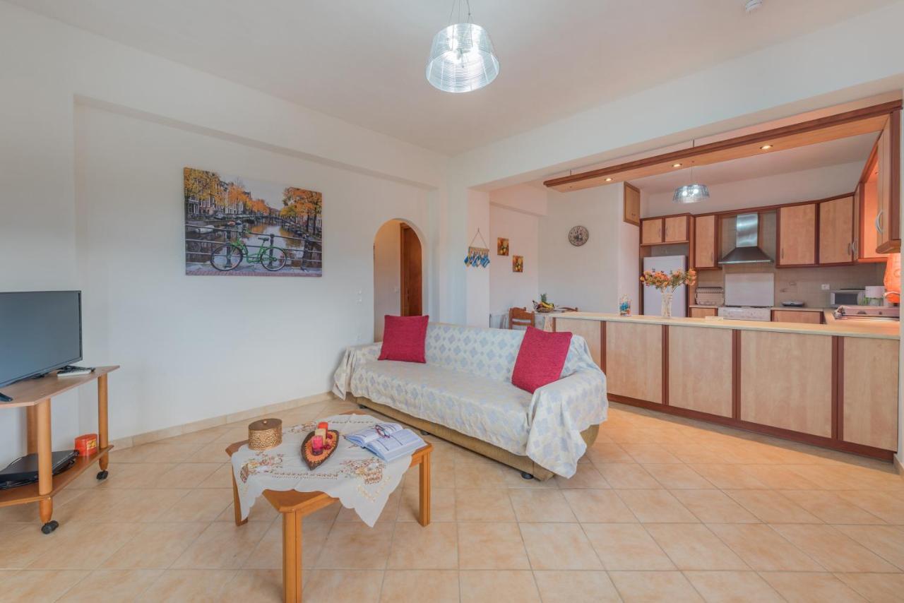 Domus Lukas Apartments Marathias  Bagian luar foto